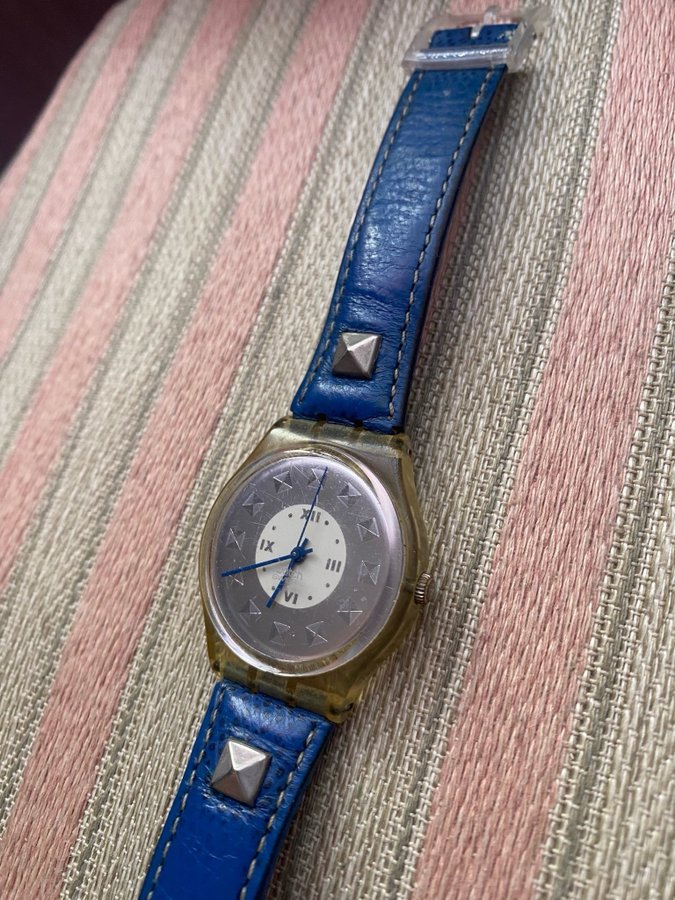 Swatch quartz klockan i fint design , vintage