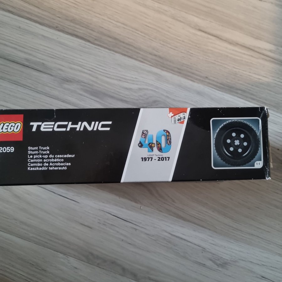 LEGO Technic 42059 Stunt Truck