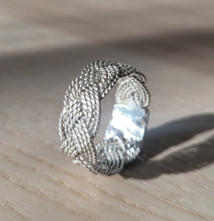 Vacker handgjord filigran silver ring