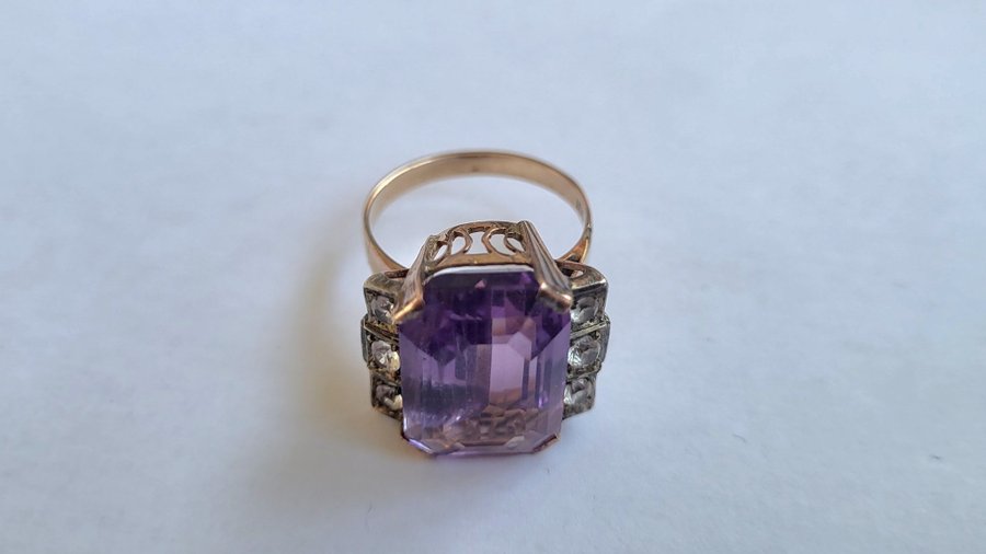 Ring cocktail 18 k guld ametist 74 g