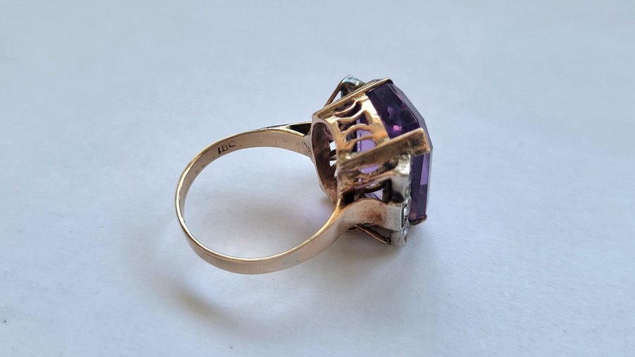 Ring cocktail 18 k guld ametist 74 g