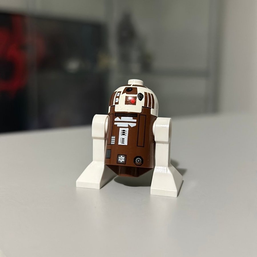 Lego Star Wars - R7-D4 Astromech