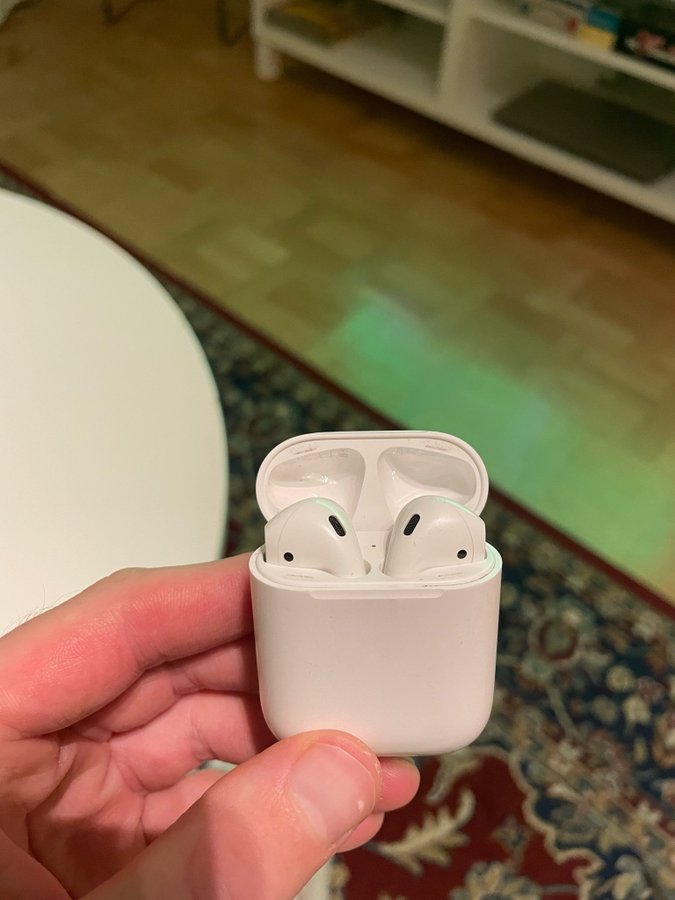 Apple AirPods