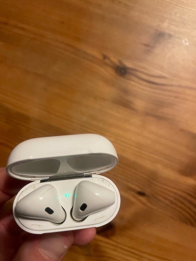 Apple AirPods