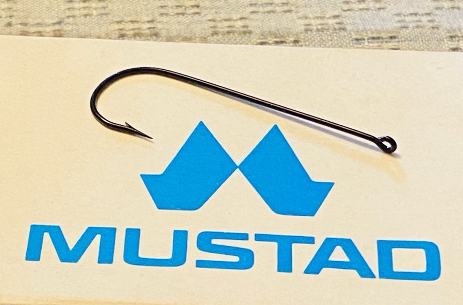 MUSTAD nr3/0 Qual 3260 . 100st kvalitetskrokar i sin original ask! Utrop 1kr !