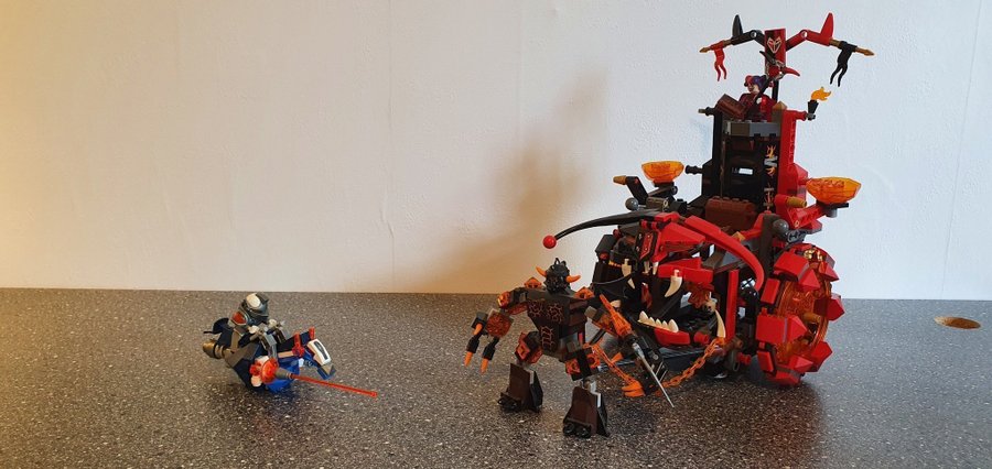 LEGO Nexo Knights 70316 - Jestro's Evil Mobile