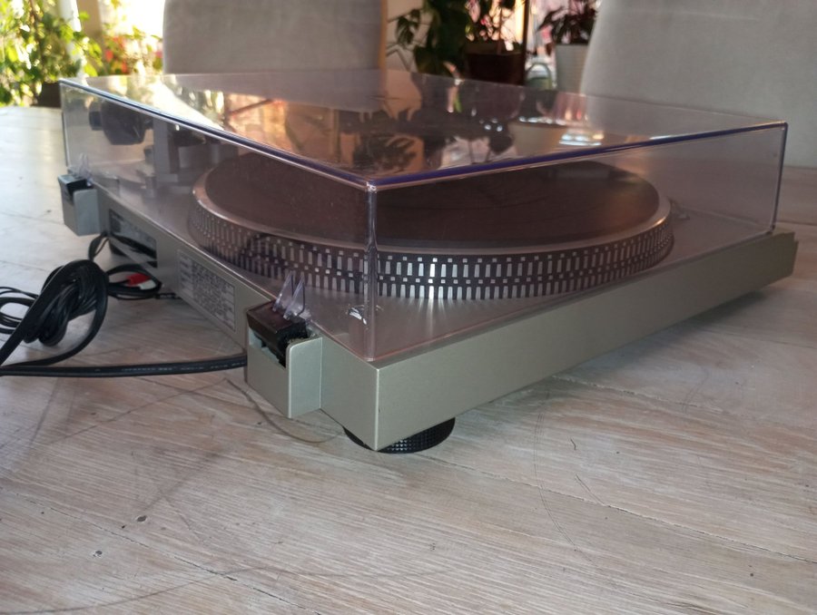 Technics SL-D2 vinylspelare