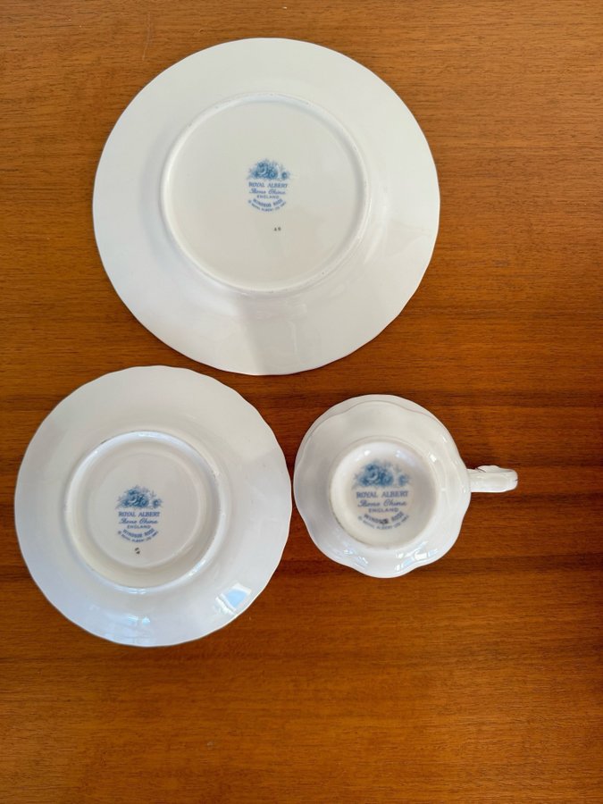 Royal Albert Windsor Rose Kopp med fat och assiett blå benporslin vintage retro