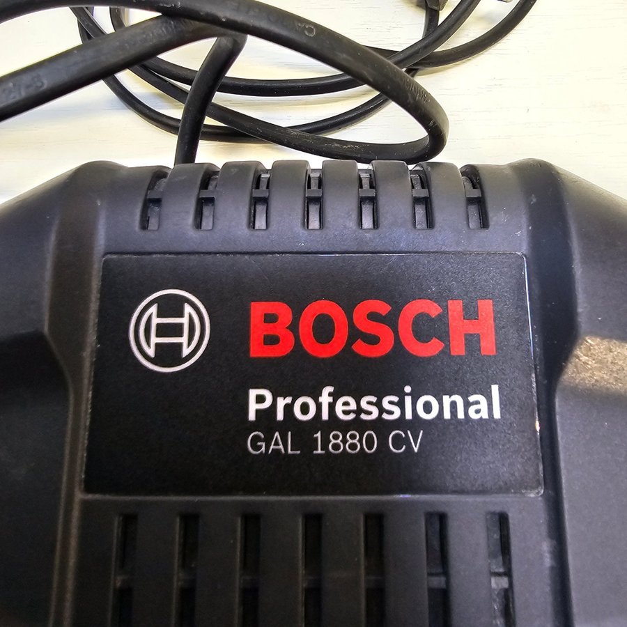 Bosch GAL 1880 CV Laddare