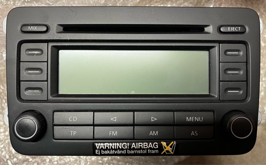 Bilstereo - WV Golf 1.6 FSI 2005