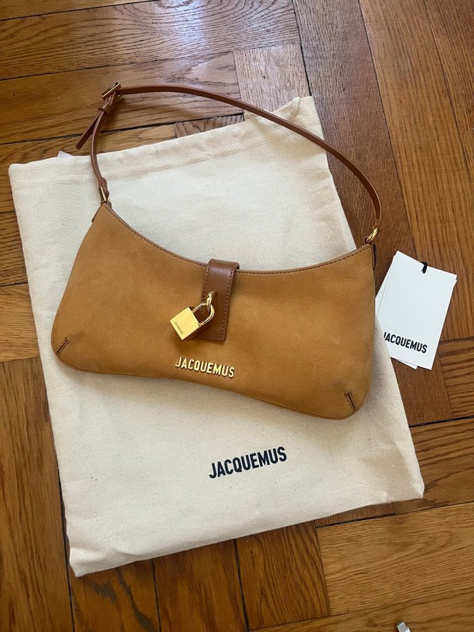 Jacquemus Le Bisou