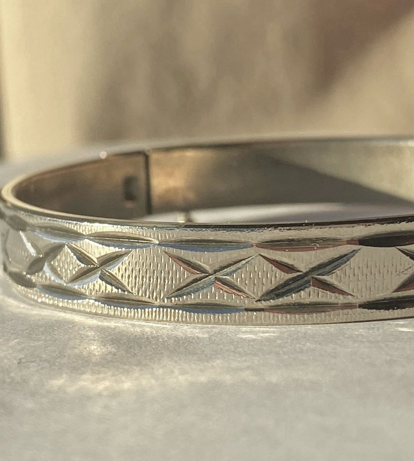 Vintage Bangle/armband/armring/cuff guldplätterad med 18K vitguld.