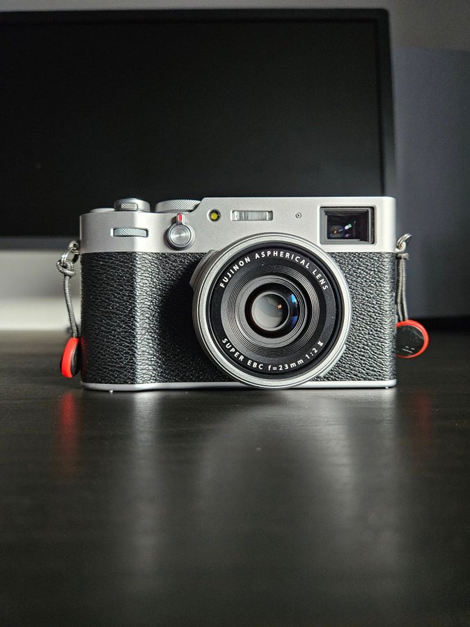 Fuji x100v 261 megapixels