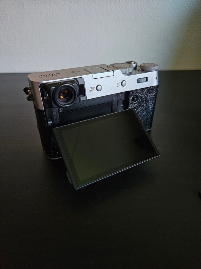 Fuji x100v 261 megapixels