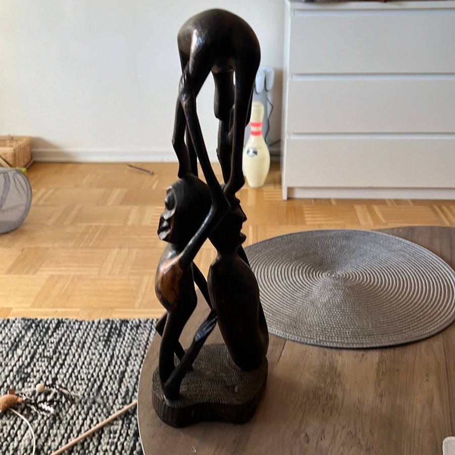 Afrikansk träfigur