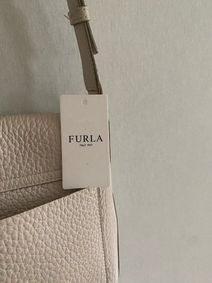 FURLA VÄSKA