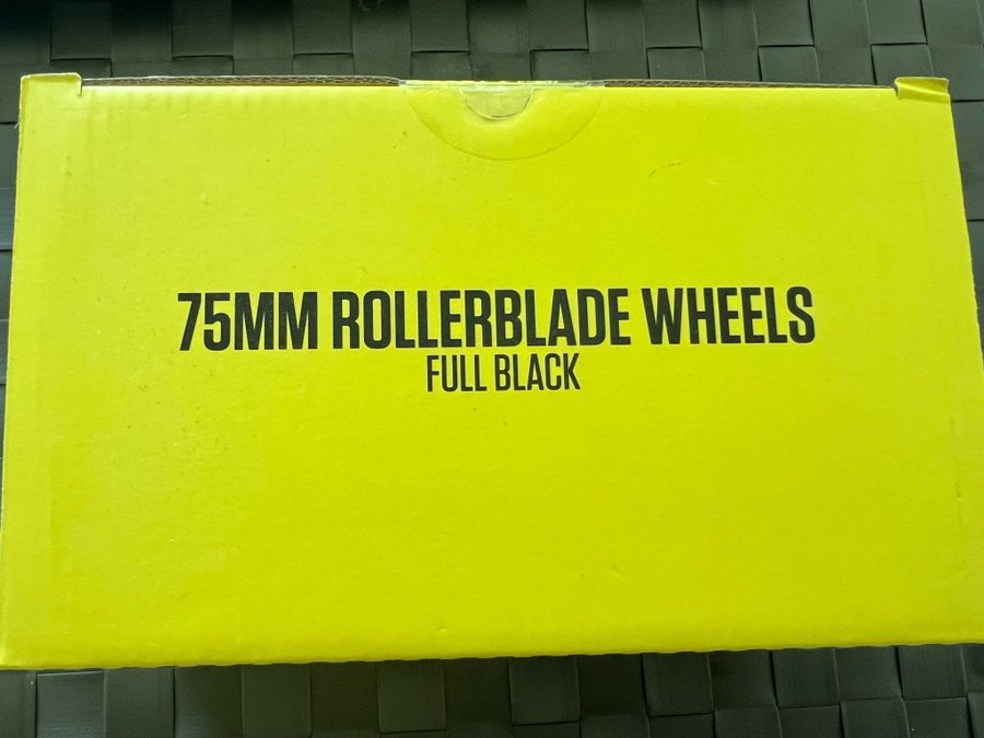 ROLLERBLADE WHEELS 75 mm Full Black (oöppnad)