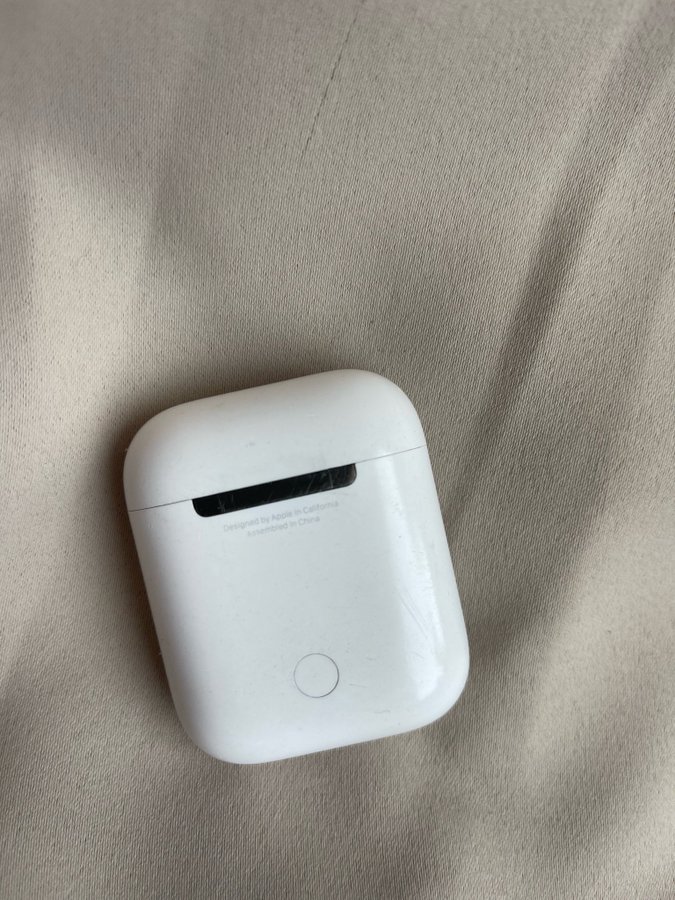 Apple AirPods laddningsfodral