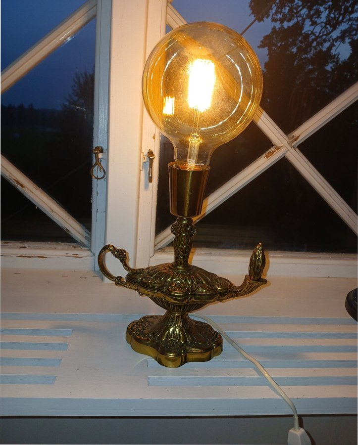 BORDSLAMPA -mässing "Alladin"/GMA/ 1900-tal