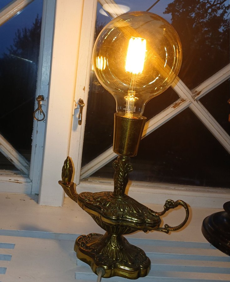 BORDSLAMPA -mässing "Alladin"/GMA/ 1900-tal