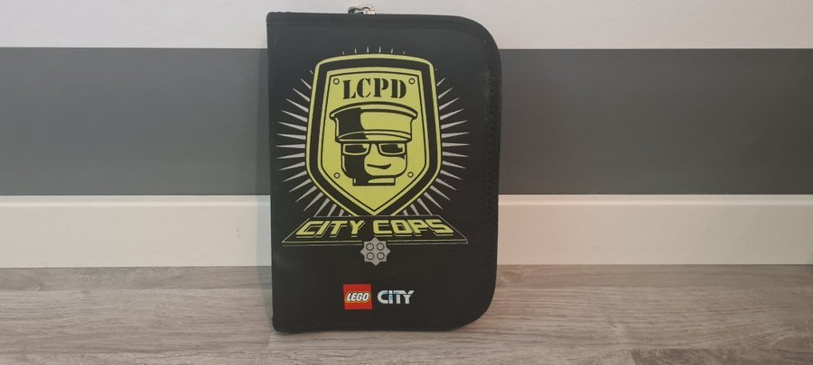 Lego city cops polis pennskrin pencil case