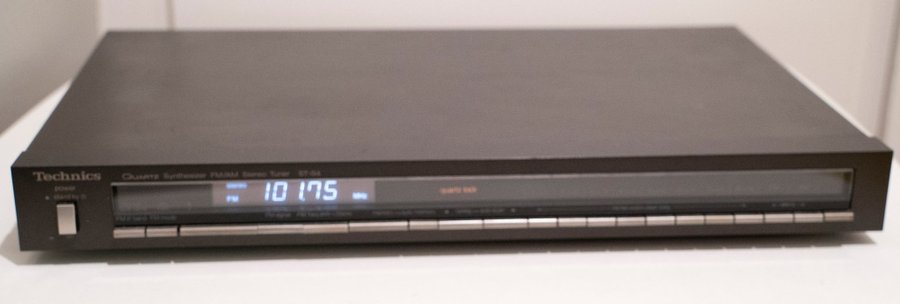 Technics ST-S4 Quartz Synthesizer AM/FM Stereo Tuner (1981-83)