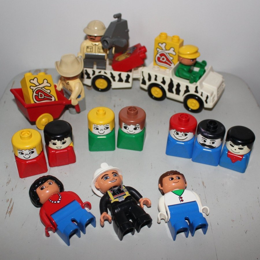 Lego Duplo - samling med klossar,figurer, djur, fordon mm