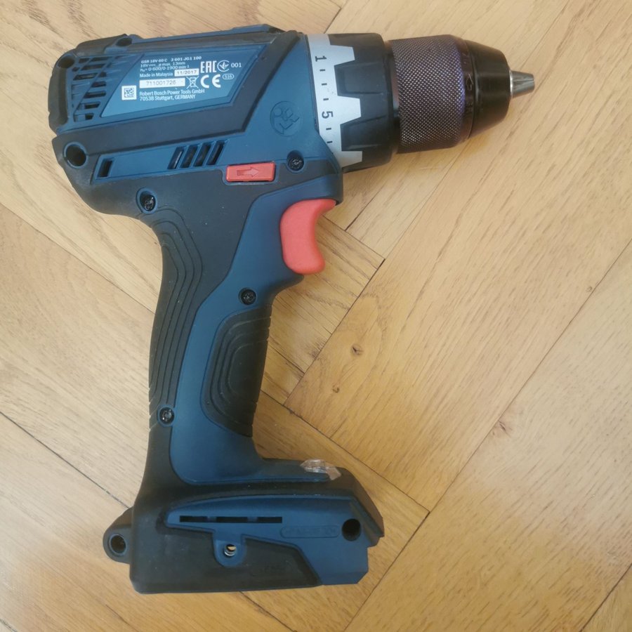 Bosch GSR 18V-60 C begagnad men i nyskick.