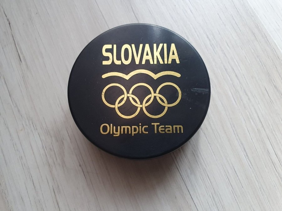 Eishockey Puck Olympic Games 2002 Slovakia Olympic Team made In Slovakia