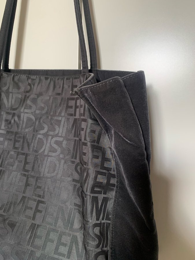 Fendi/Fendissime väska/tote bag y2k-stil mycket bra skick!