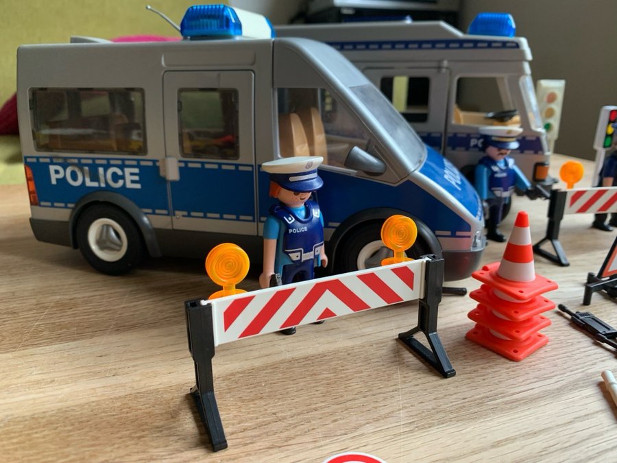 Playmobil Polisbilar med tillbehör