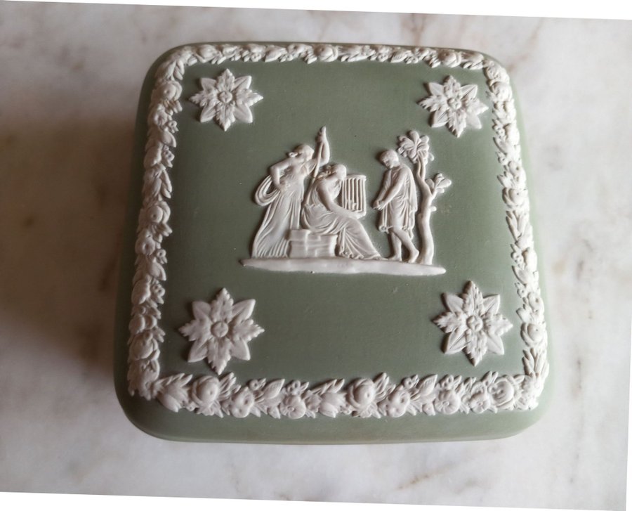 Vintage Wedgwood Jasperware Trinket Box