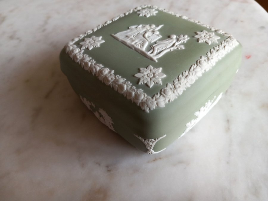 Vintage Wedgwood Jasperware Trinket Box