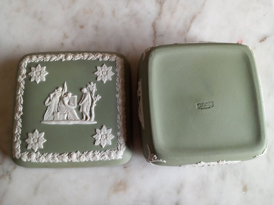 Vintage Wedgwood Jasperware Trinket Box