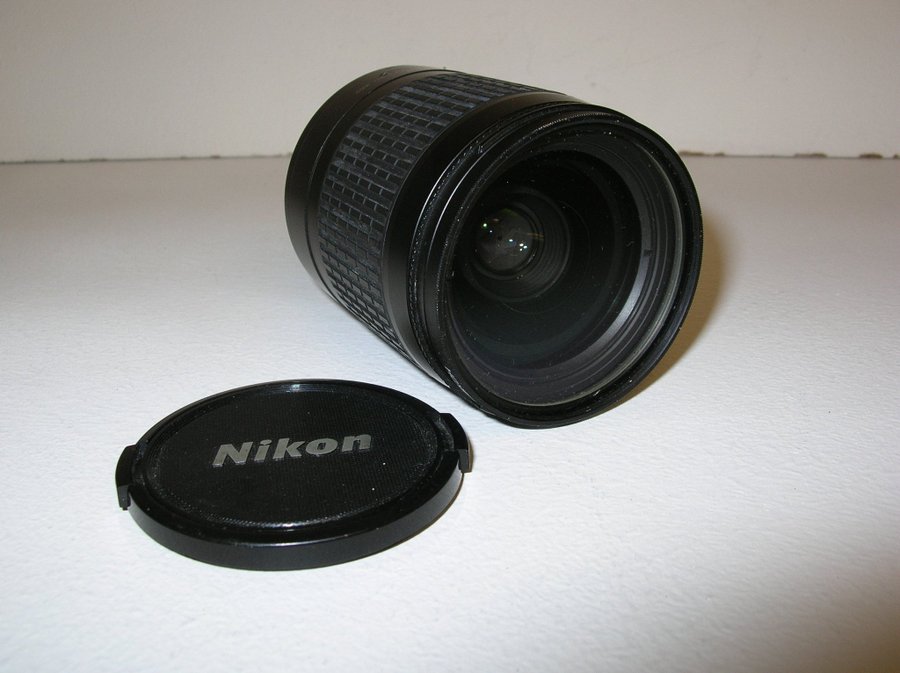 Nikon AF Nikkor Objektiv 28-100mm