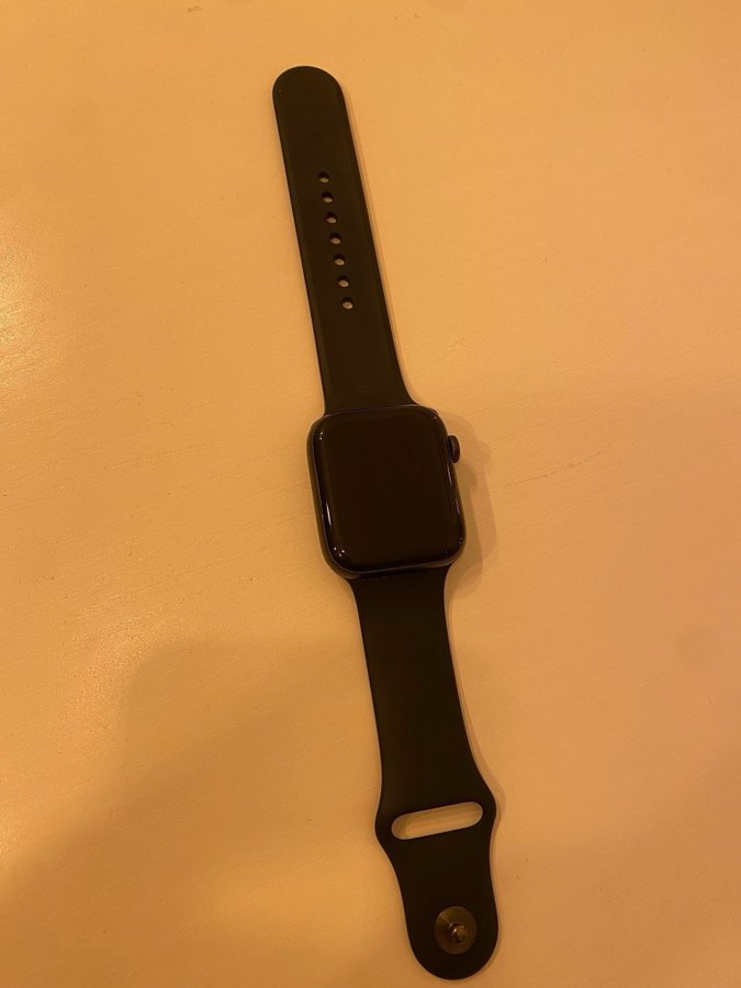 Apple Watch SE GPS + Cellular 44mm Svart