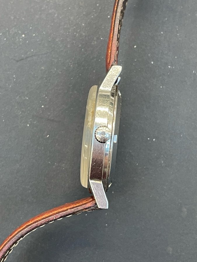 Omega Genève Automatic