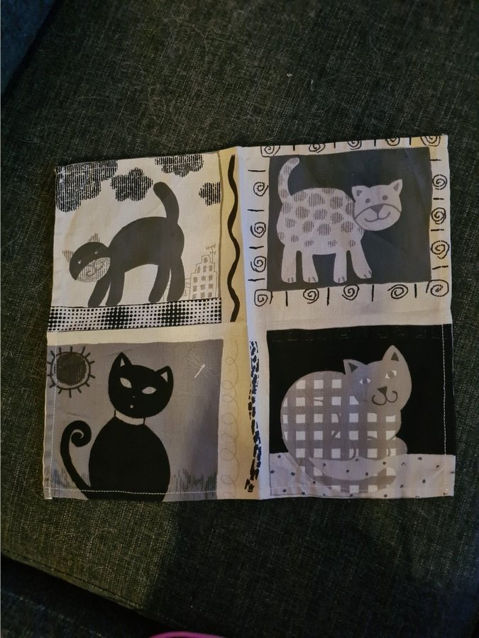 4 x katt textil, Svart / Grå / Vit