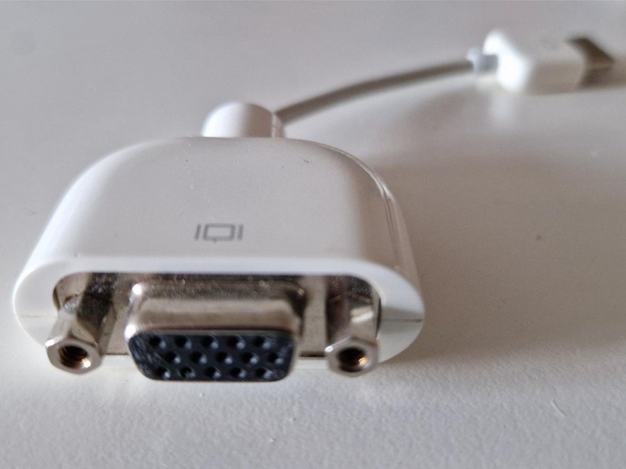 Apple Micro DVI till VGA-adapter till Mac Book Air 2000-tal obetydligt använd