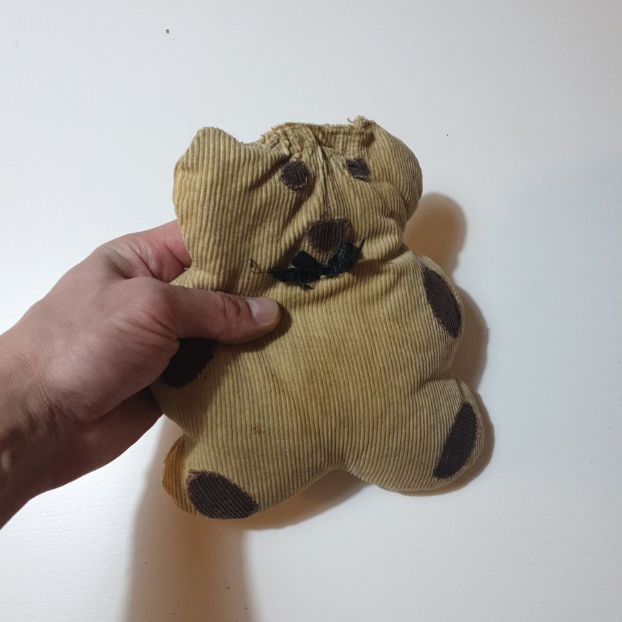 Värmekudde björn teddy cirka 15cm. Lavendel kärnor?