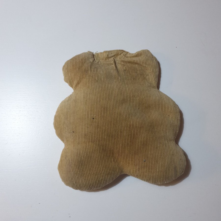 Värmekudde björn teddy cirka 15cm. Lavendel kärnor?