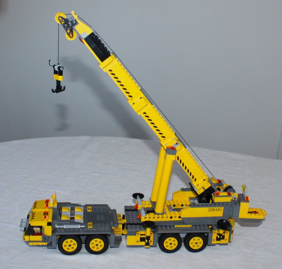 LEGO CITY CONSTRUCTION 7249 XXL MOBILE CRANE