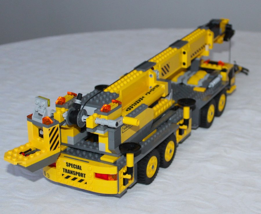 LEGO CITY CONSTRUCTION 7249 XXL MOBILE CRANE