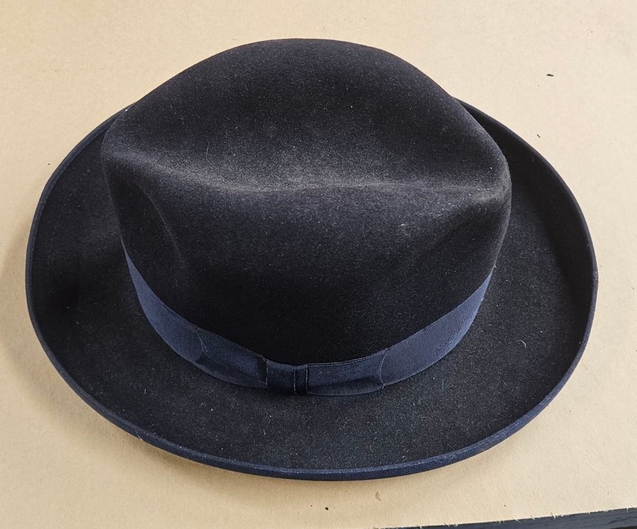 Henry Cranford  Sons svart hatt, storlek 7 1/2