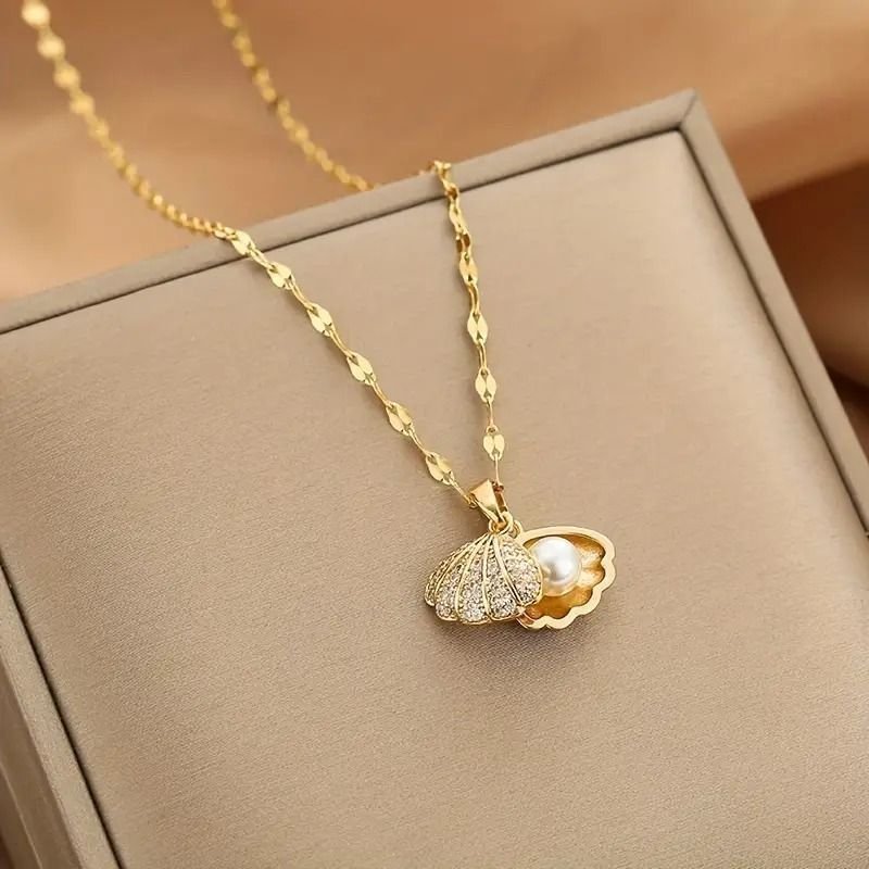 Exquisite And Fashionable Pendant Necklace, Gift For Men And Women