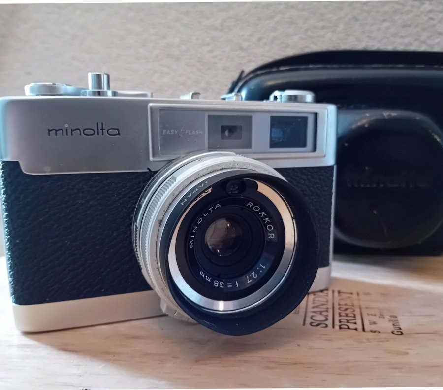 Minolta AL-F kamera med fodral