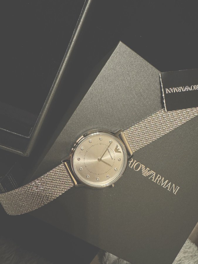 Emporio Armani Damklocka med armband ny oanvänd silver dam klocka