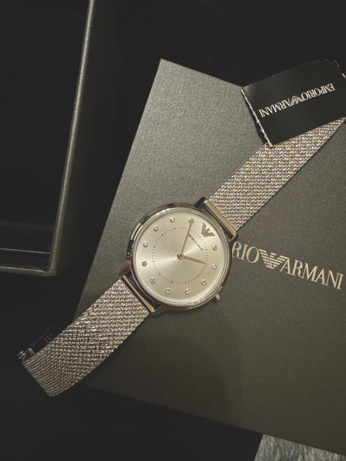 Emporio Armani Damklocka med armband ny oanvänd silver dam klocka