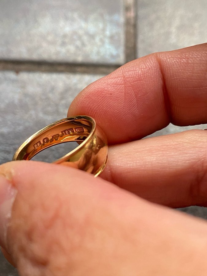 Äkta guld ring