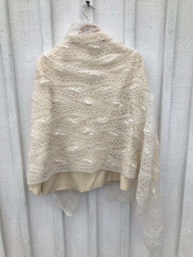 NY! Handstickade créme vit sjal i kid silk  mohair/ lace mönster/brud sjal